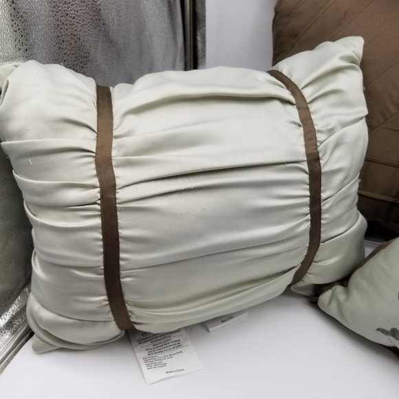 Home Classics Pillows Decorative Accent Brown Beige Silver Set of 3 Bed Couch - Picture 2 of 8